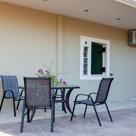 Tsoutsis Apartments Marantochori Luaran gambar