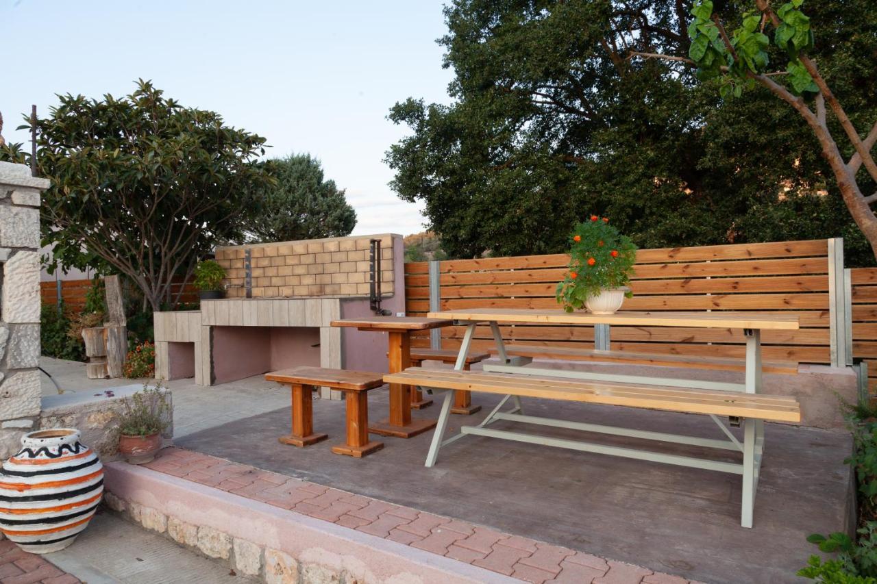 Tsoutsis Apartments Marantochori Luaran gambar