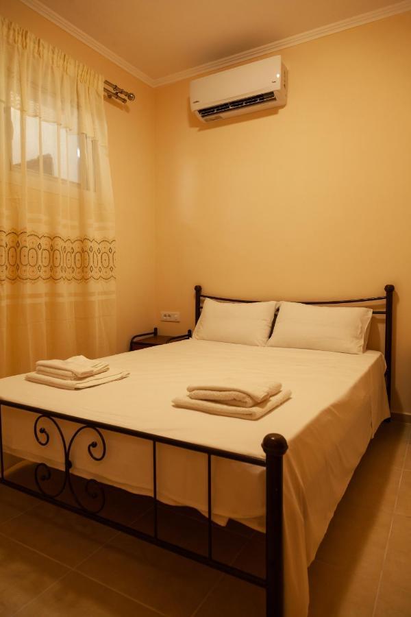 Tsoutsis Apartments Marantochori Luaran gambar