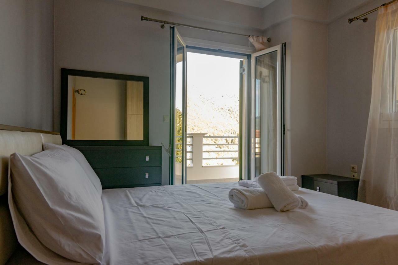 Tsoutsis Apartments Marantochori Luaran gambar