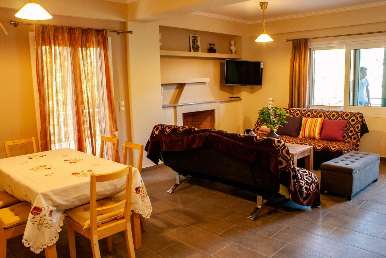 Tsoutsis Apartments Marantochori Luaran gambar