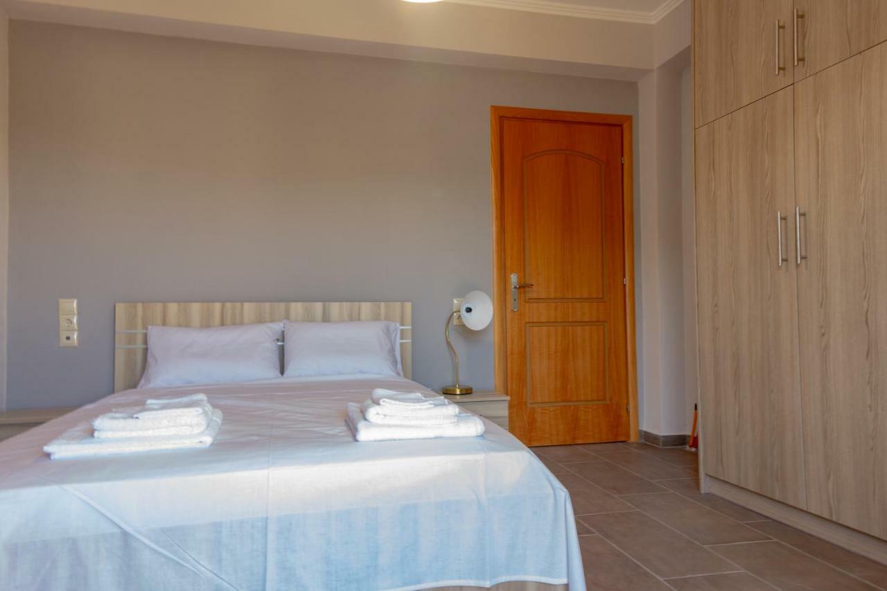 Tsoutsis Apartments Marantochori Luaran gambar