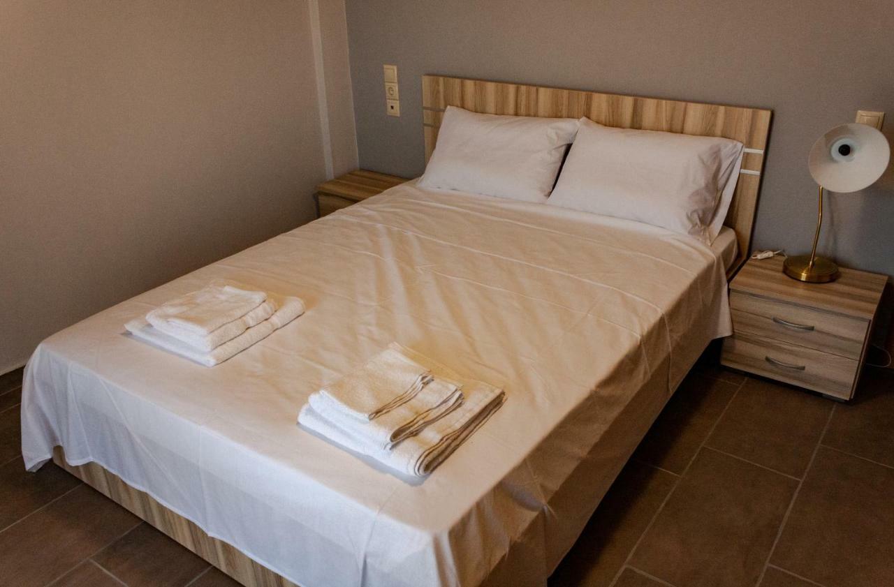 Tsoutsis Apartments Marantochori Luaran gambar