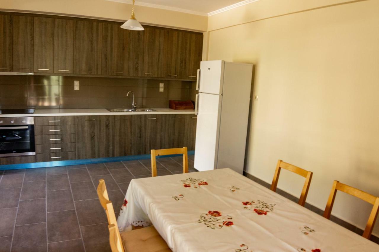 Tsoutsis Apartments Marantochori Luaran gambar