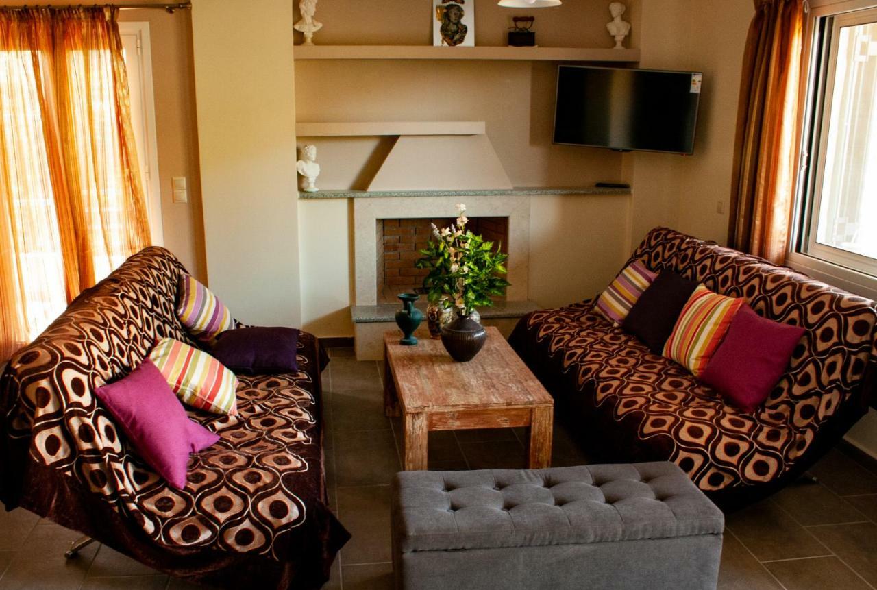 Tsoutsis Apartments Marantochori Luaran gambar