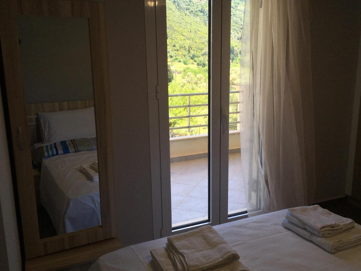 Tsoutsis Apartments Marantochori Luaran gambar